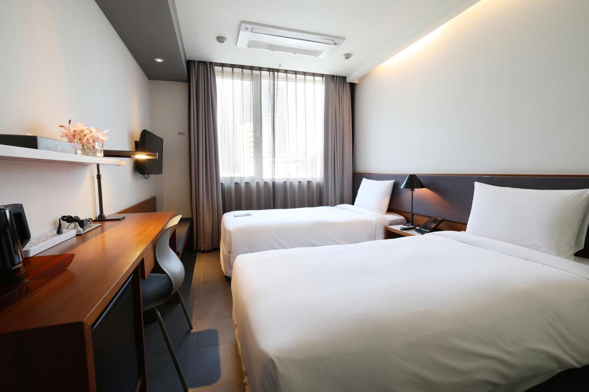 Seoul Hotel Shinshin Myeongdong Exterior photo