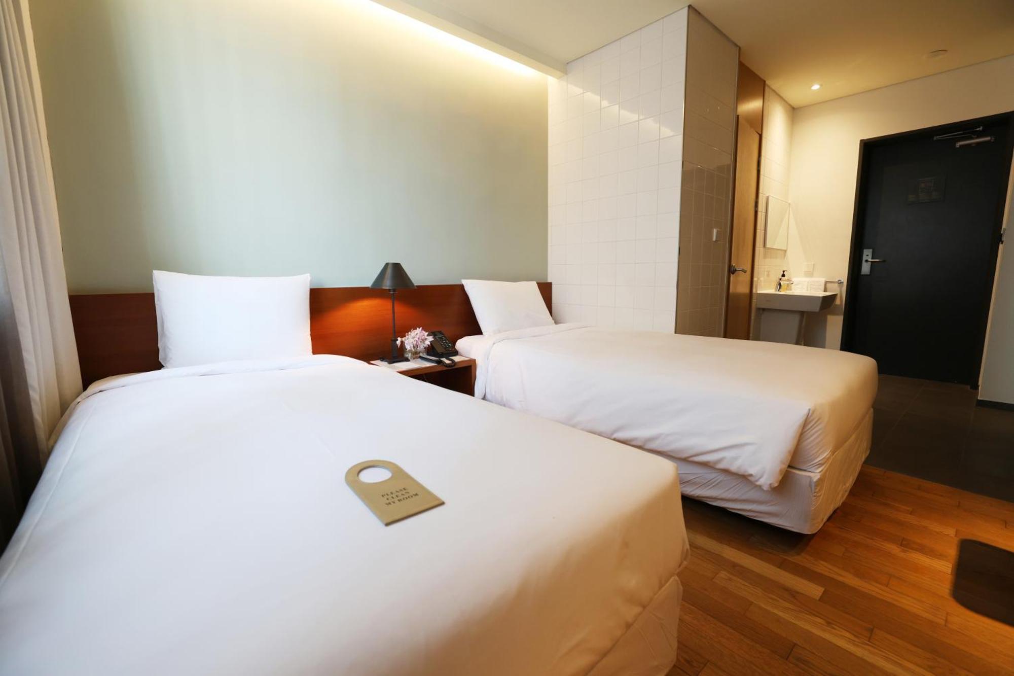Seoul Hotel Shinshin Myeongdong Exterior photo