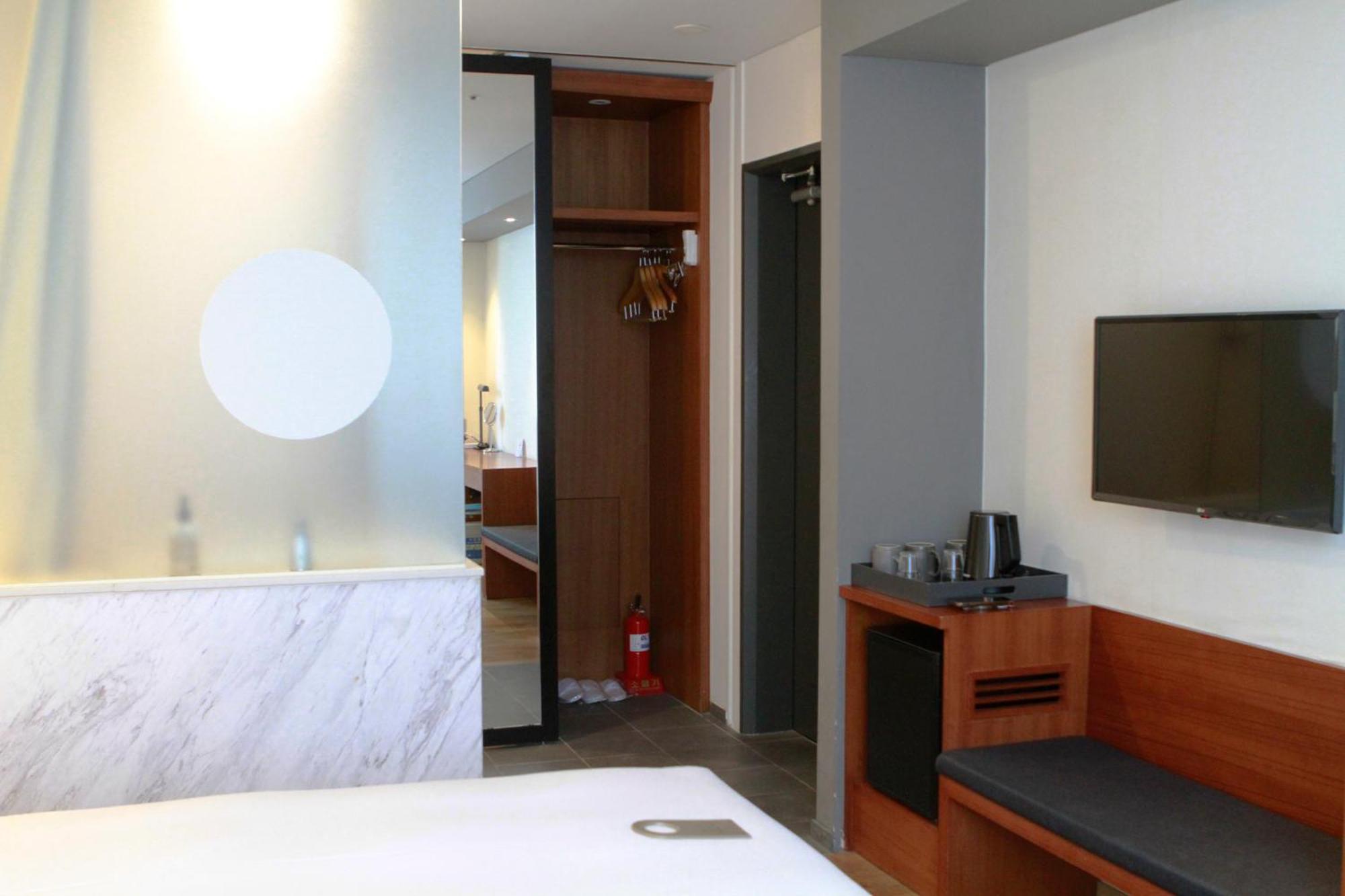 Seoul Hotel Shinshin Myeongdong Exterior photo